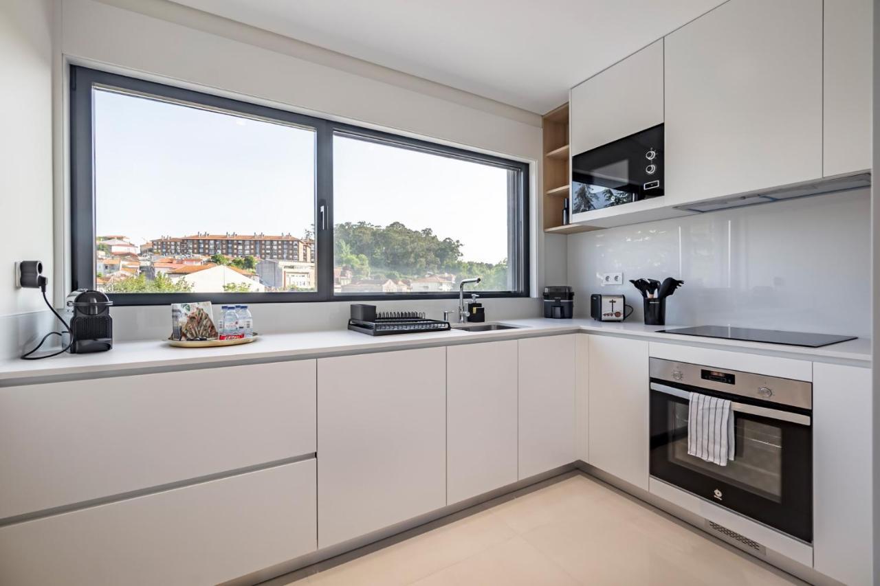 Nomads Lux - 2Bdr & Parking Flores Square Porto Exterior foto